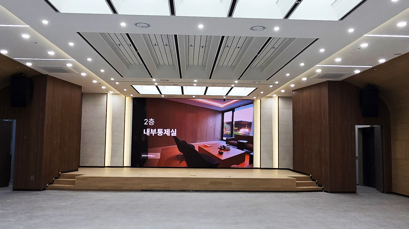 04_안양 새마을금고 무대LED(리터치) copy.jpg