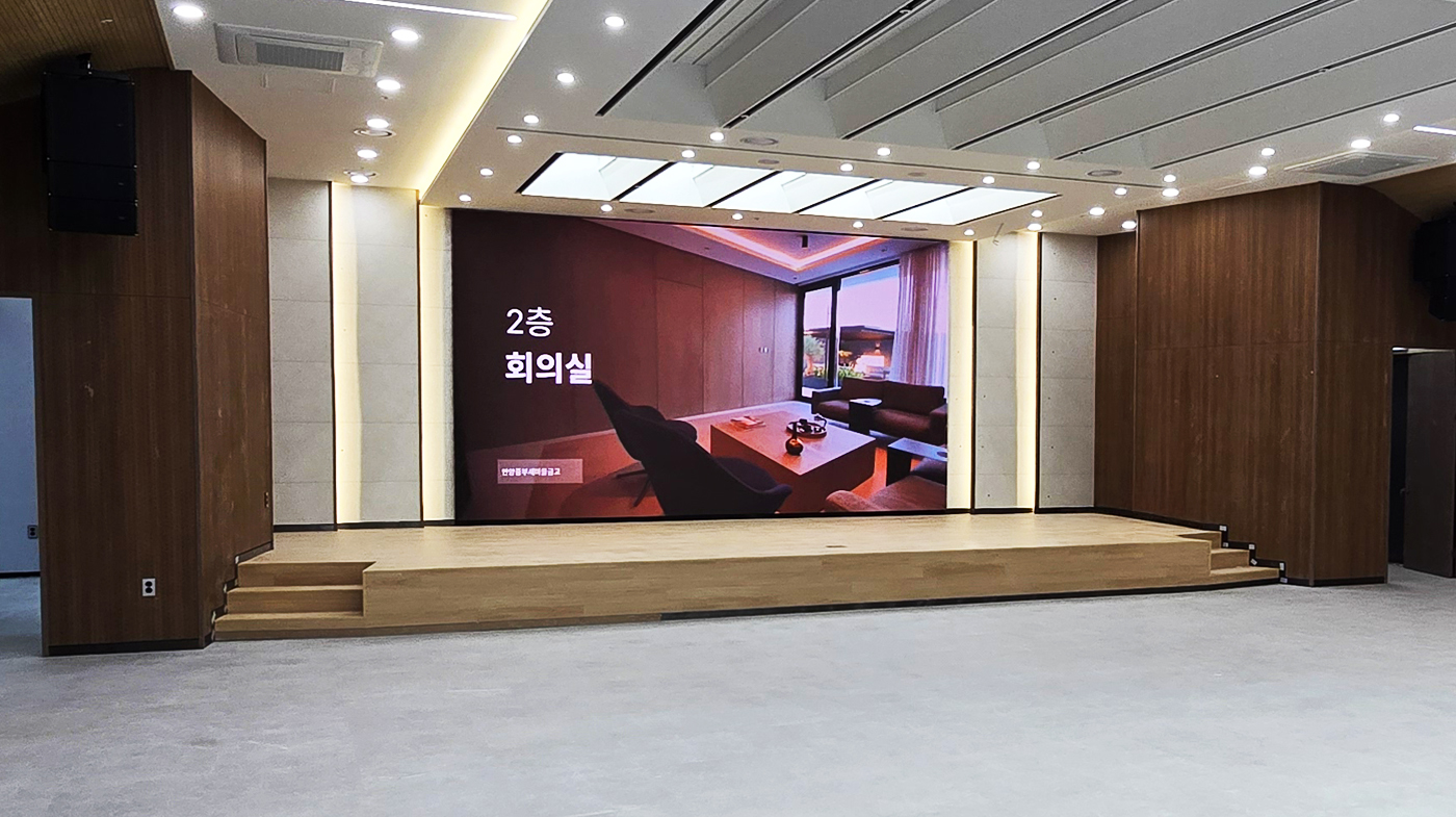 05_안양 새마을금고 무대LED(리터치) copy.jpg